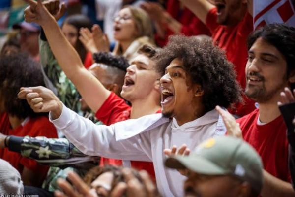 体育项目的解说员:从业经验与技巧